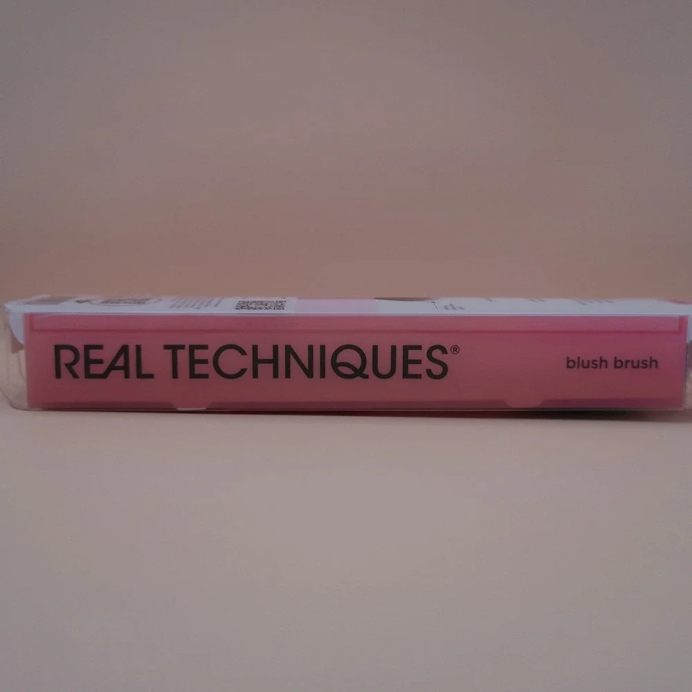 Real Techniques 400 Pink Tapered Plush Blush Powder Makeup Brush NIB